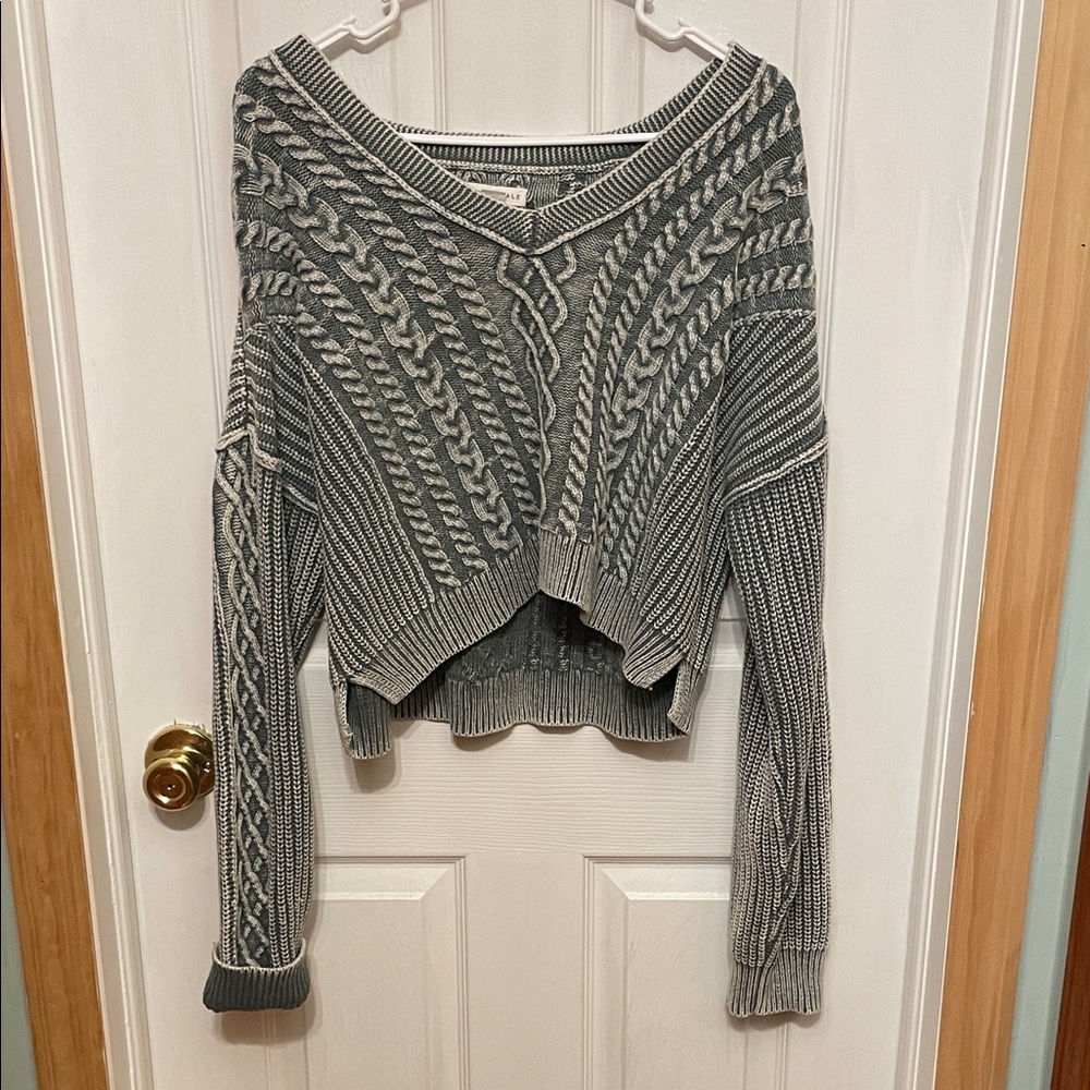 Aeropostale Gray Cable Knit V-Neck Cropped Sweater